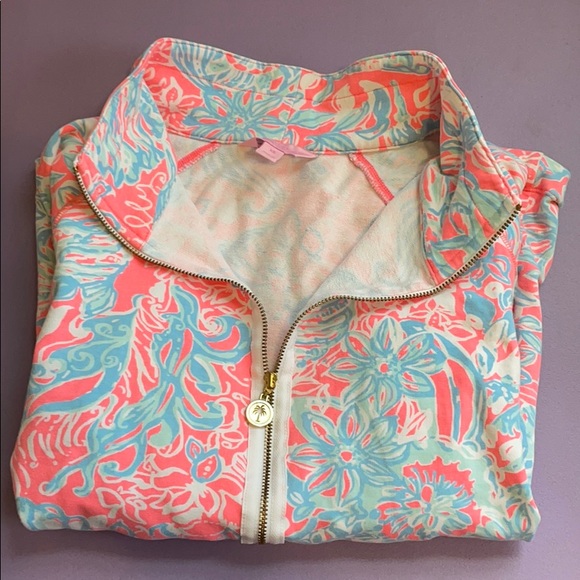 Xs Lilly Pulitzer pullover - Picture 3 of 3